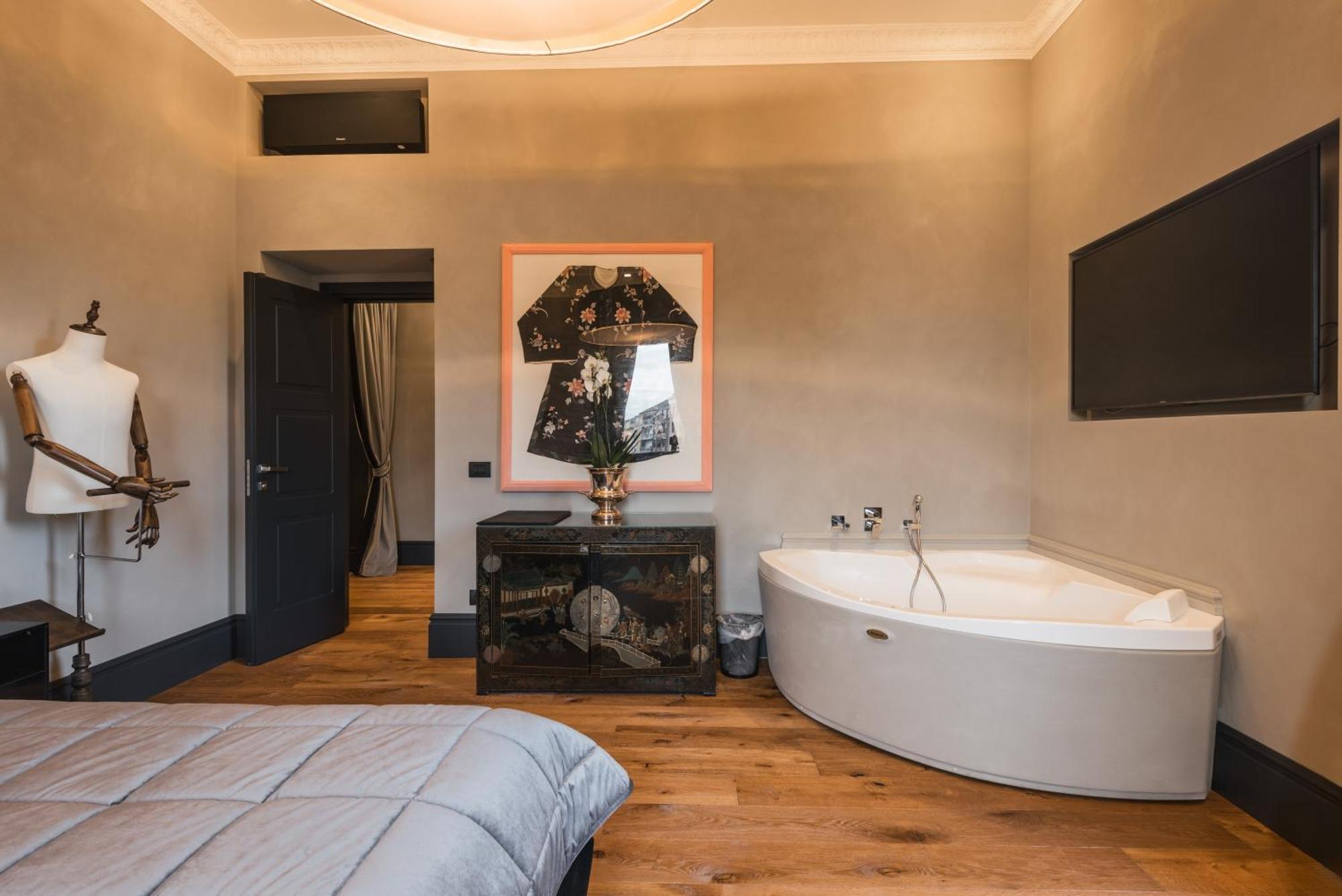 Mega Royal Apartment