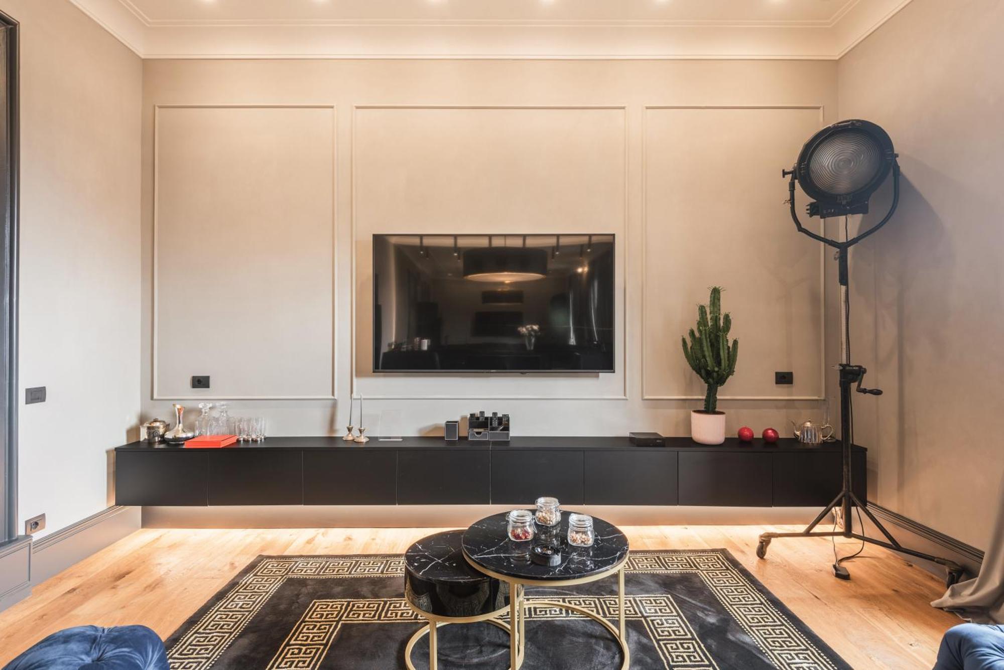 Mega Royal Apartment *